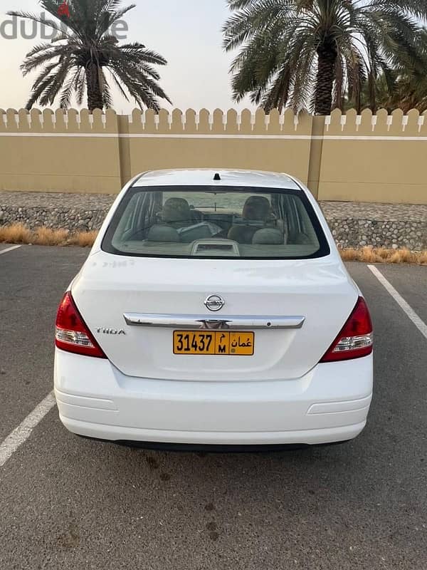 Nissan Tiida 2012 for sale price 1300 2