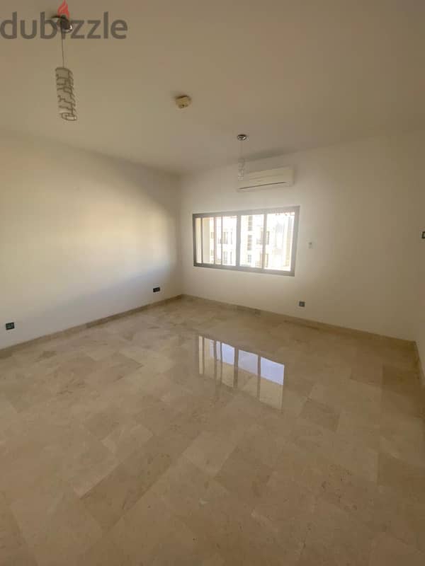 villa for rent in qurum 3