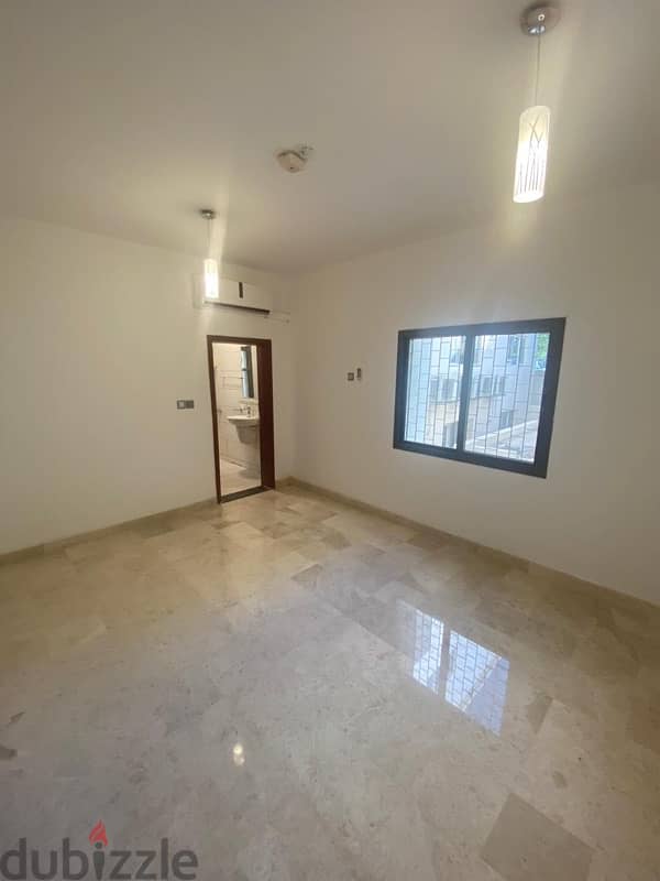 villa for rent in qurum 13