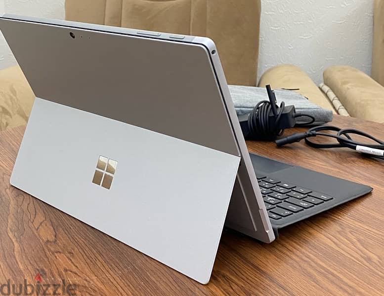 سيرفيس برو ٥ Microsoft surface pro 5 4