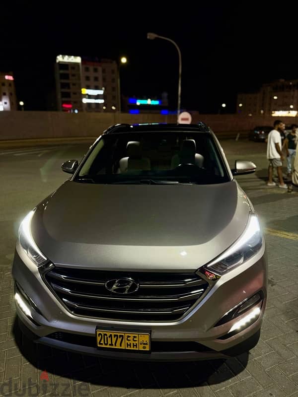 Low milage Top model Tucson 2017 in perfect condition oman car 11