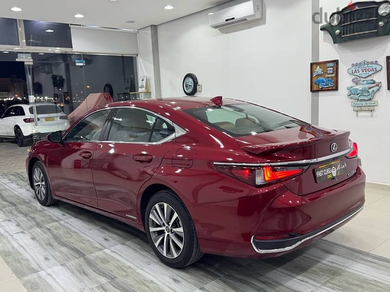 Lexus ES-Series 2021 ES-300 3