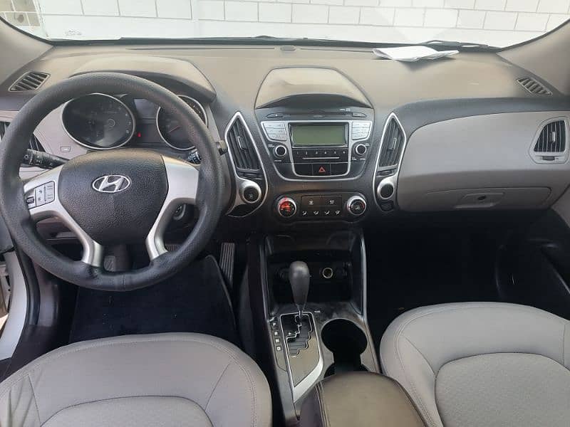 Hyundai Tucson 2014 4WD Limited GCC urgent sale 14