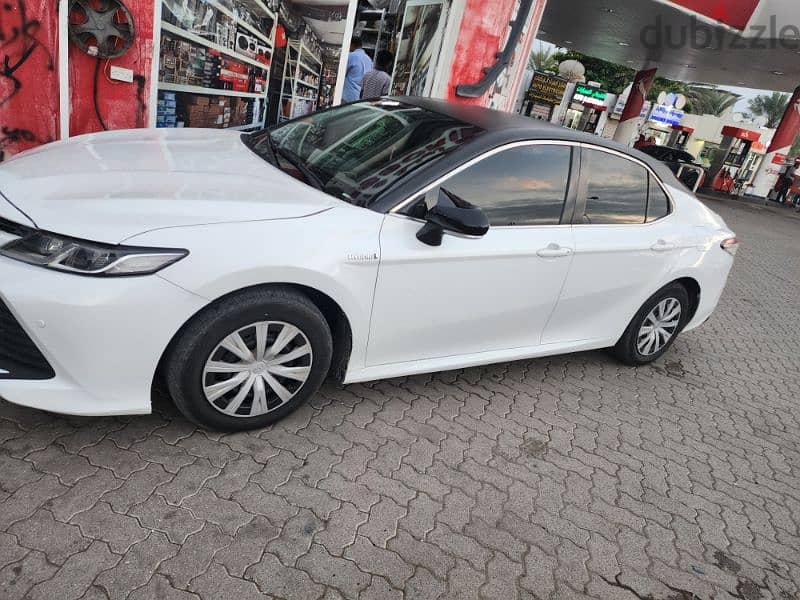 Toyota Camry 2019 4