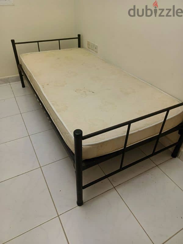 2 bed for sale without matress 1