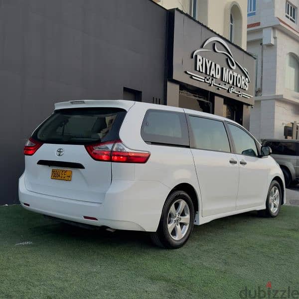 Toyota Sienna 2018 5