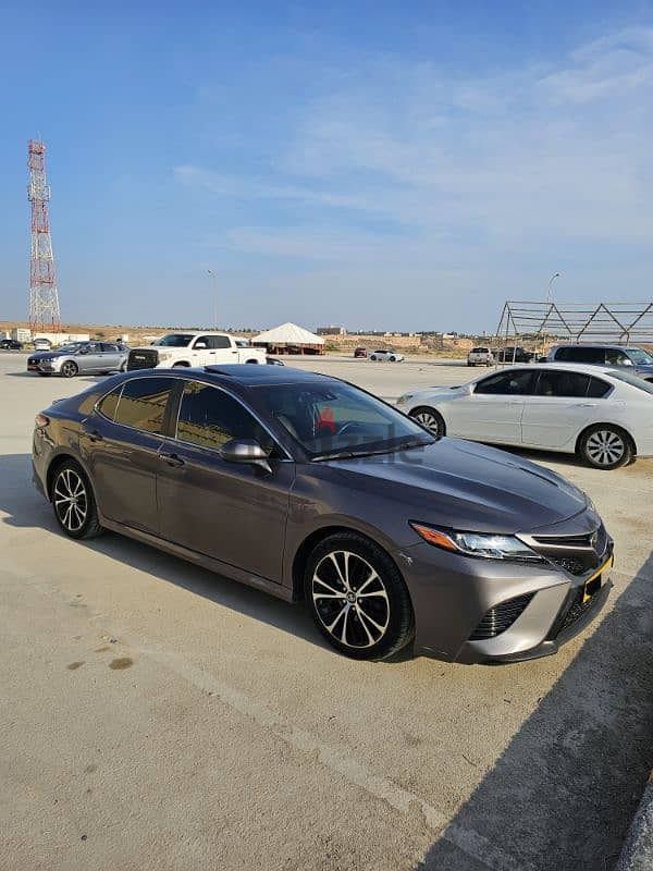 Toyota Camry 2018 3