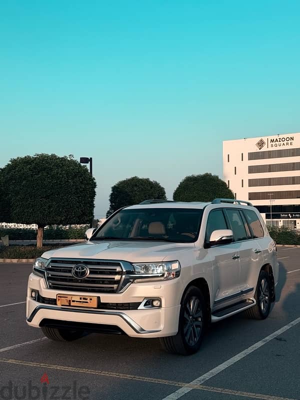 Toyota Land Cruiser VX. S 2017 1