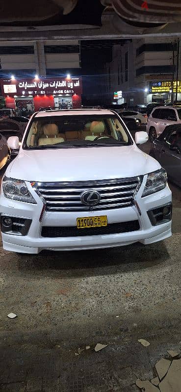 Lexus LX 570 2010 0