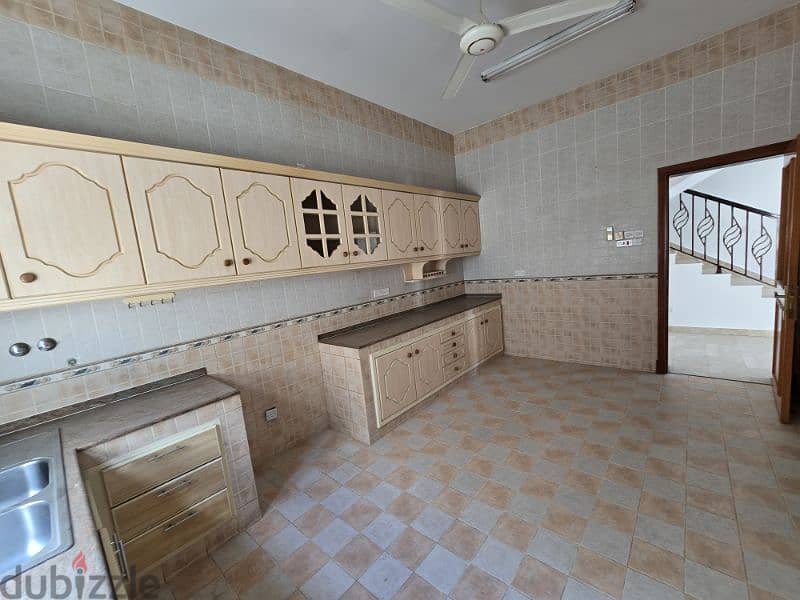 nice villa near PDO in Qurum good location 12