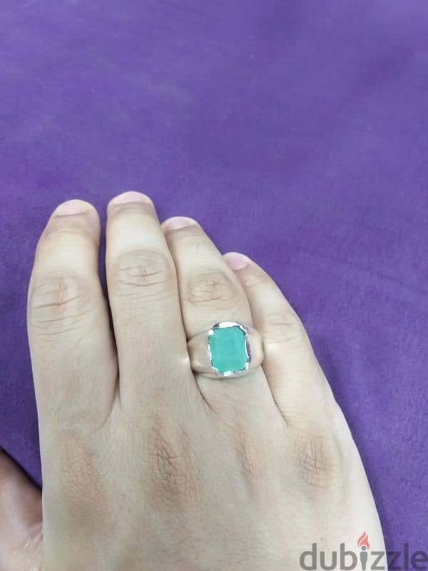 حجر زمرد روسي طبيعي مع شهادة المختبر natural russian emerald stone 5