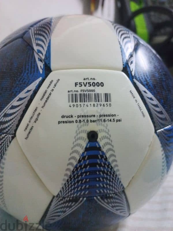 molten f5v5000 size 5 original football. never used. made in Thailand 1