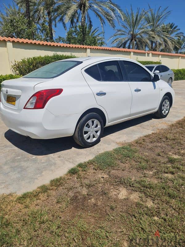 Nissan Sunny 2012 1