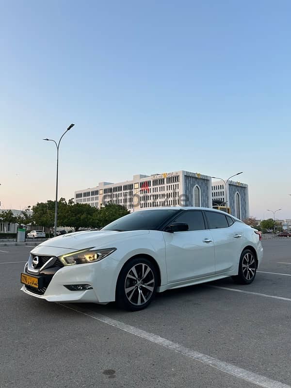 Nissan Maxima SR 2017 GCC Oman low mileage 4