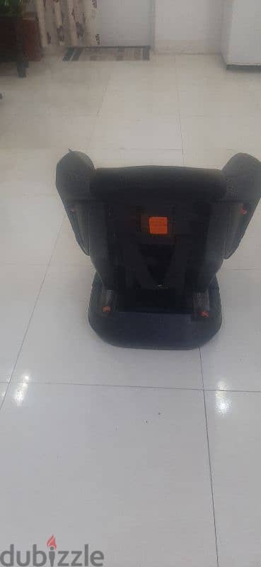 baby car seater and bathtub