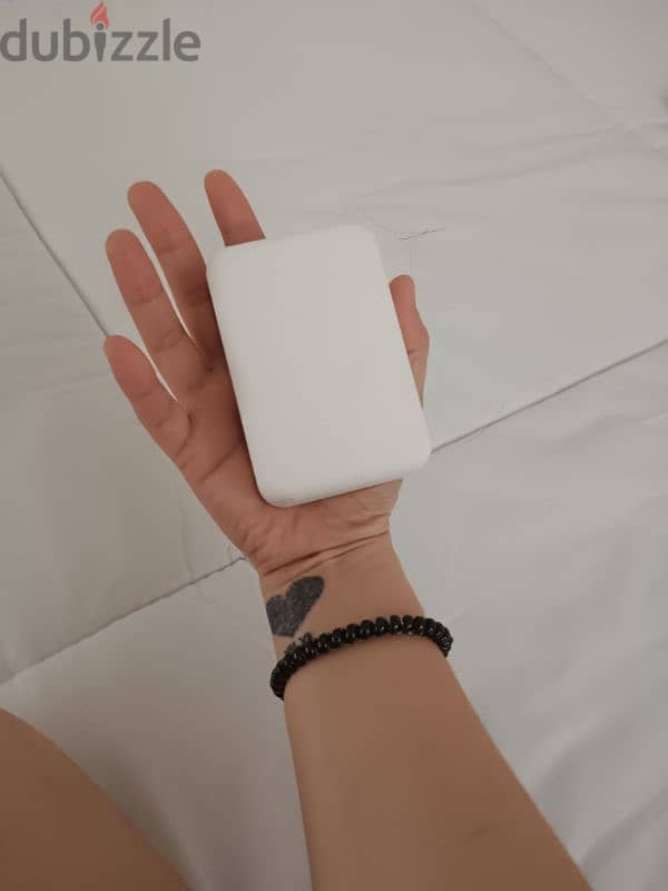 Wireless power bank for iOS/iphone users 1