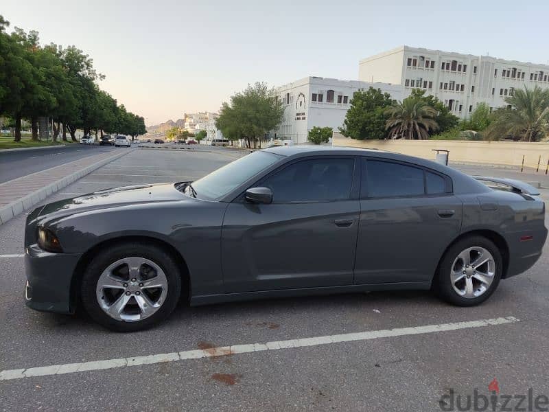 Dodge Charger 2011 4