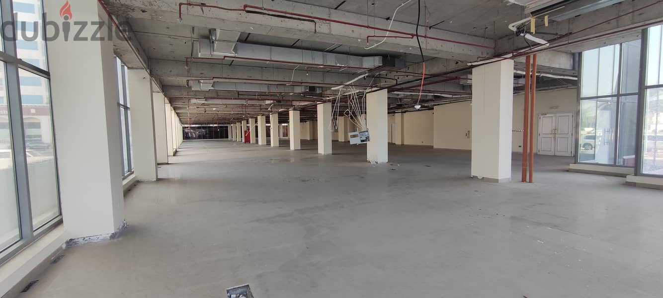 Large Showroom Space in Ghala on Sultan Qaboos Street 0