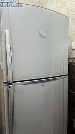 well condition one fridge and one washing machine for sale 0