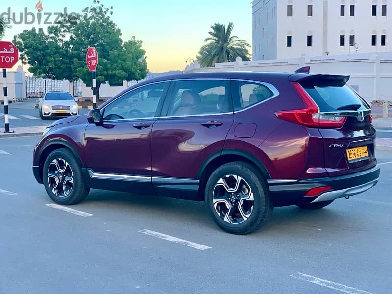 Honda CR-V | GCC Specs | 184 HP | Full Honda Maintenance | Sunroof 4