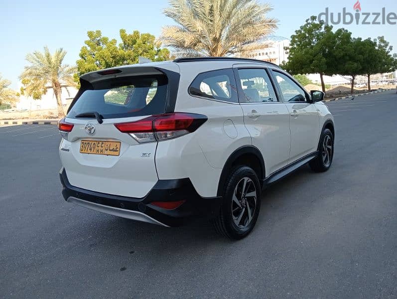 Toyota Rush 2019 Gcc oman 1.5L 7seater 3