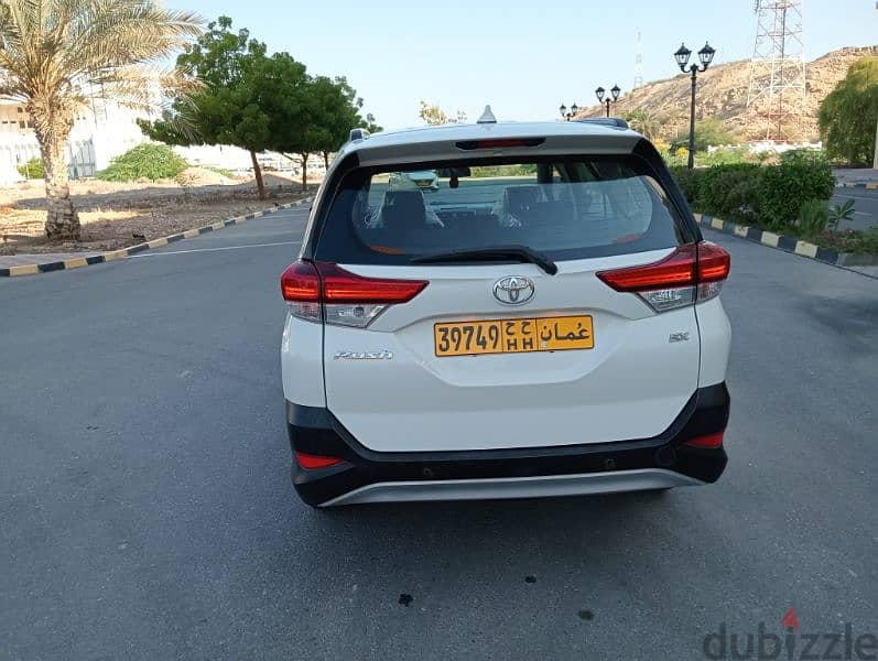 Toyota Rush 2019 Gcc oman 1.5L 7seater 4