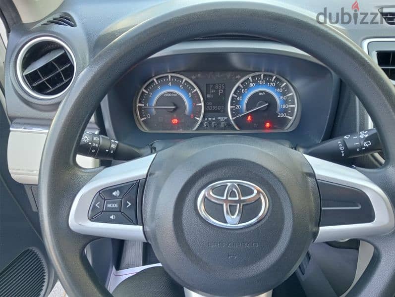 Toyota Rush 2019 Gcc oman 1.5L 7seater 9