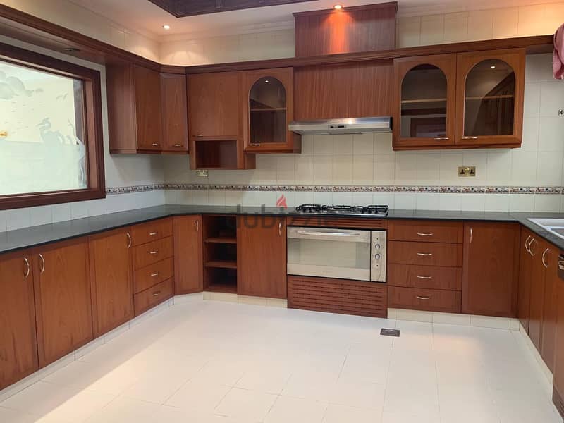 3ME1 | Luxury 5 Bhk Villa For Rent In MQ With Swimming Pool 4