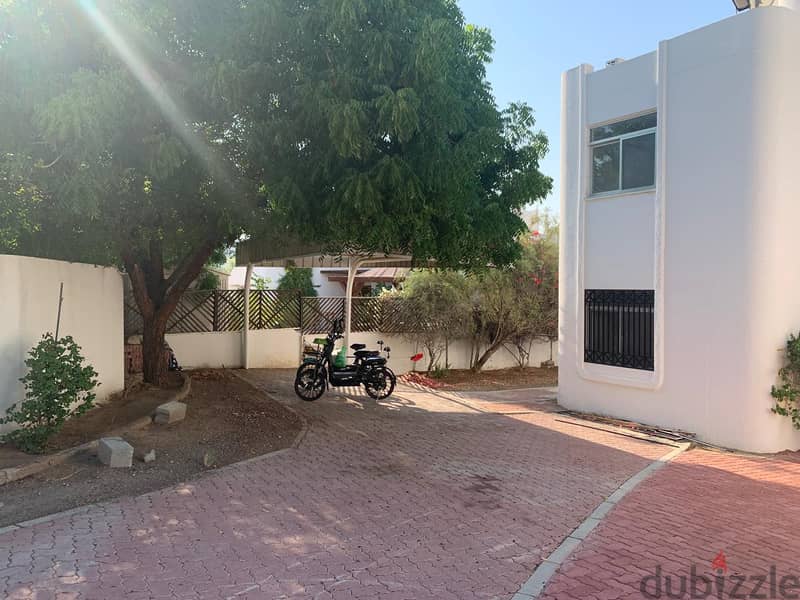 3Me11   Standaone 4bhk Villa For Rent In Sultan Qaboos City 17