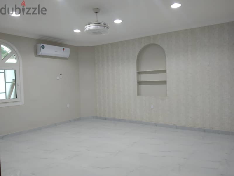 1ME15  Standalone 4 Bhk Beautiful Villa For Rent In Azaiba 3