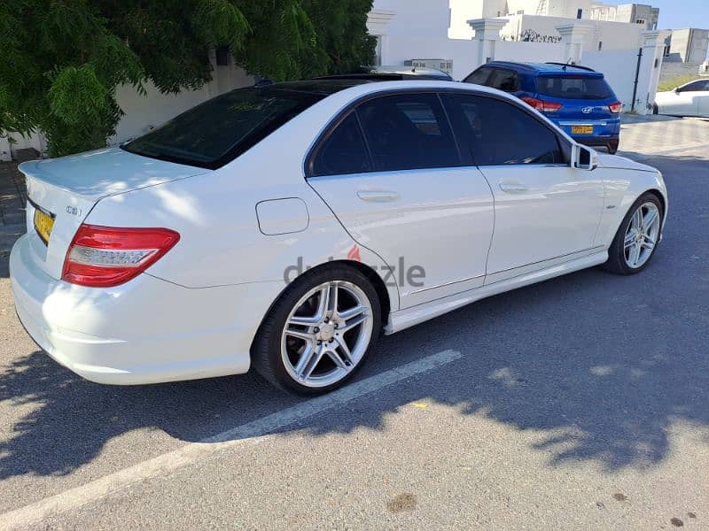 Mercedes-Benz 200 2010 full option GCC orignal paint non accident 4