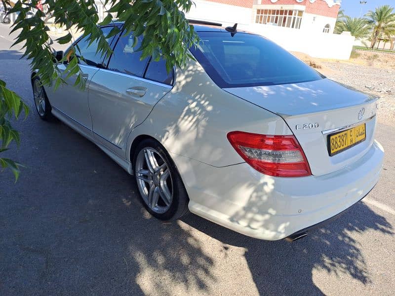 Mercedes-Benz 200 2010 full option GCC orignal paint non accident 9