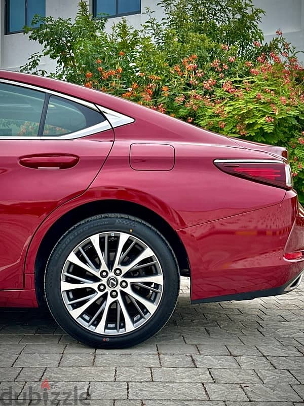 Lexus ES-Series 2019 4