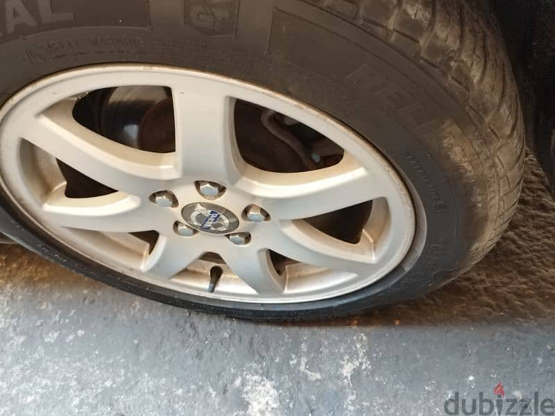 volvo orginal rim available for sale 1