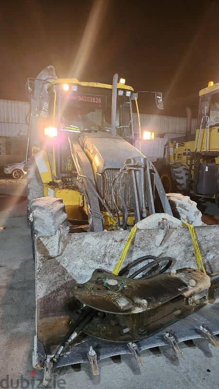 volvo jcb bl71 with breaker 3