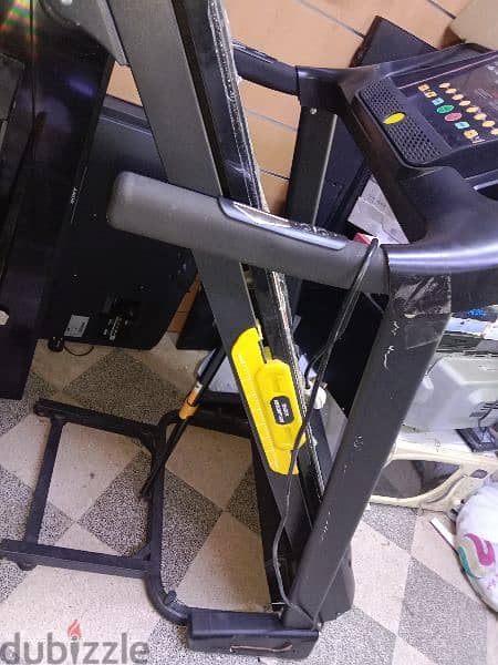 treadmill for sale 6 month old with incline 2.0hp motor 5