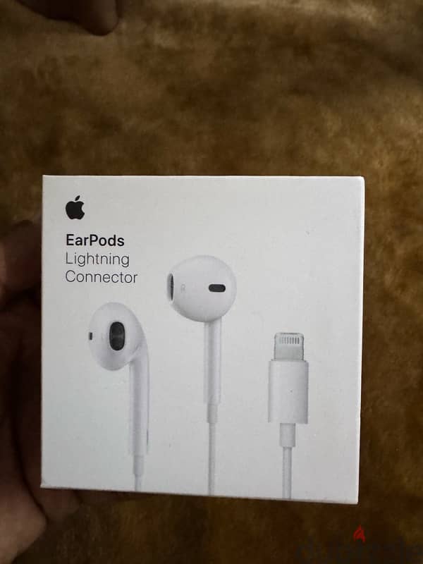 apple calble head set new box pice no use 1