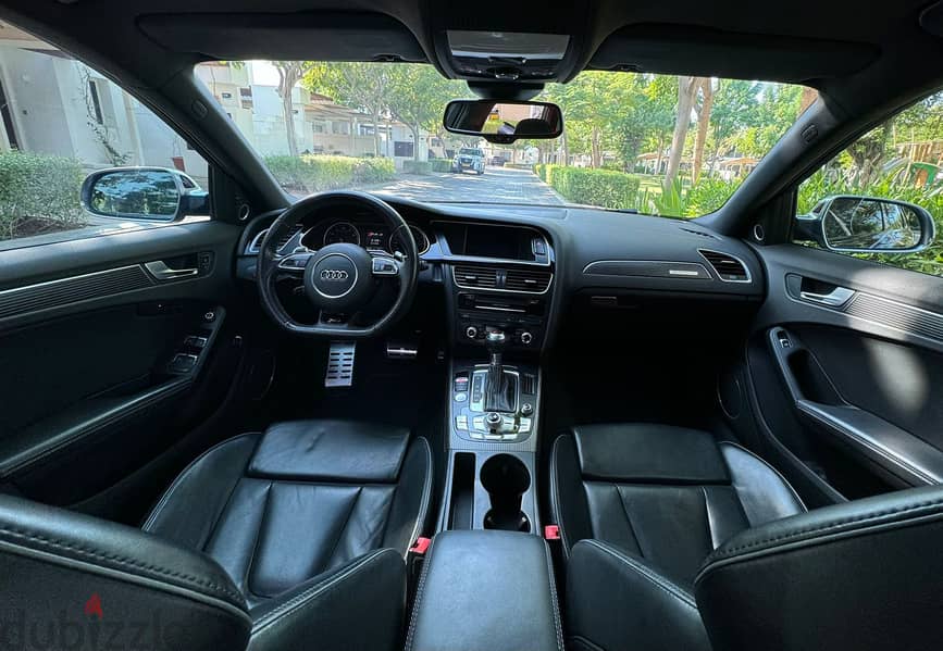 Audi RS4, 2016 model, full Audi service history, GCC specs 5