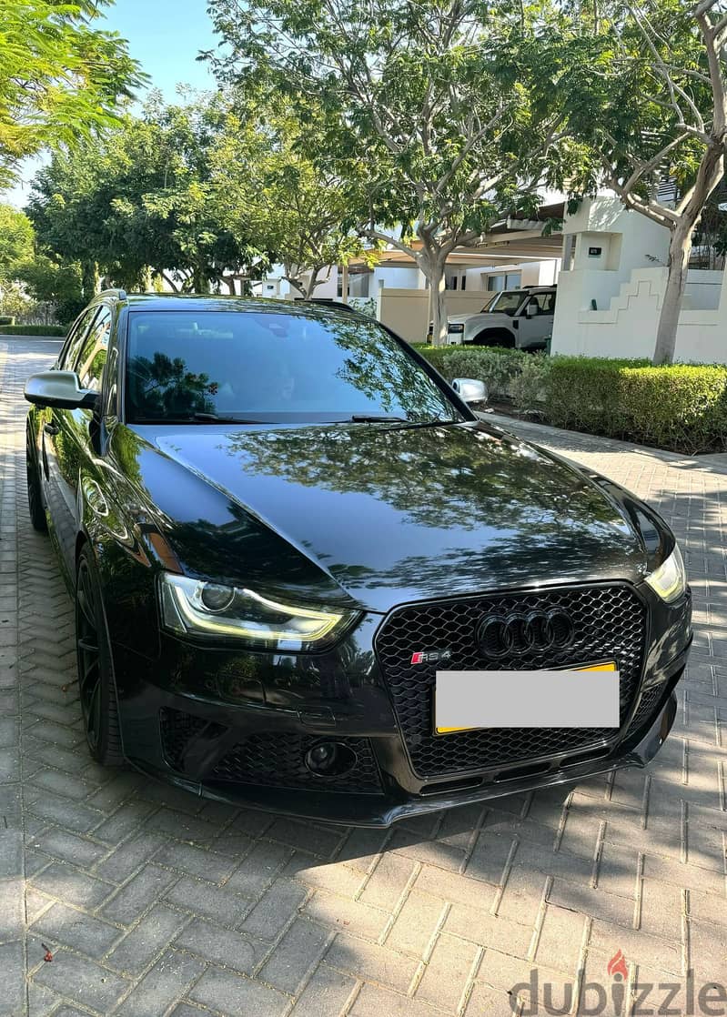 Audi RS4, 2016 model, full Audi service history, GCC specs 6