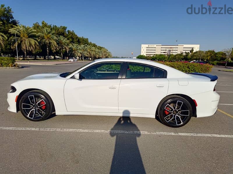 Dodge Charger 2019 4