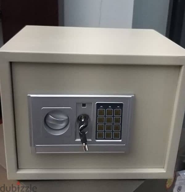 # Electronic Digital Safe locker. 1