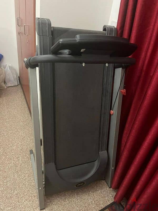 treadmill in good condition for sale 0