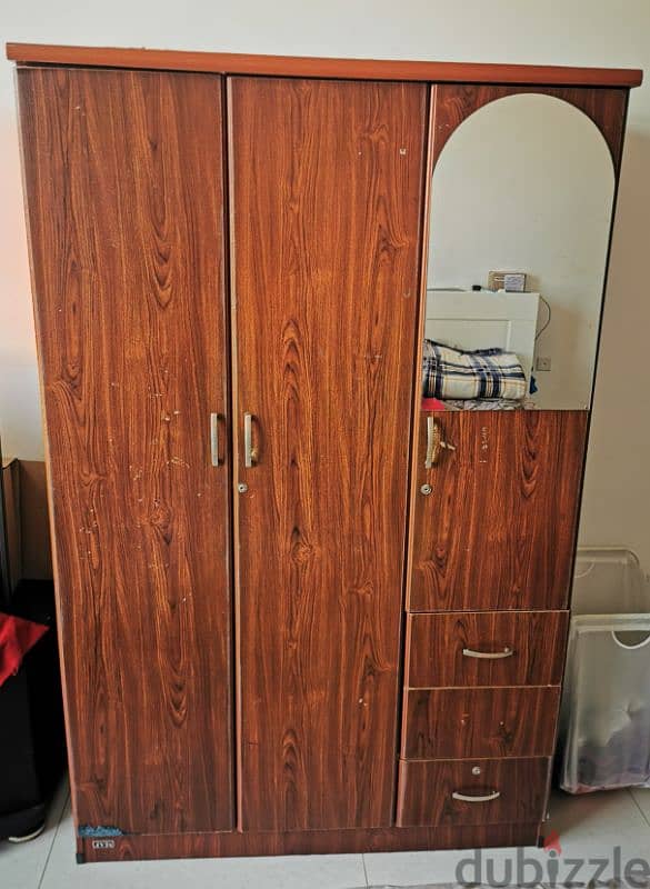 3 door wardrobe, in good condition 0