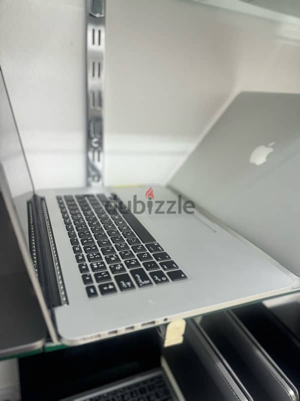 MacBook Pro core i7 Processor 16 of Ram 15.4 Ratina Display 3