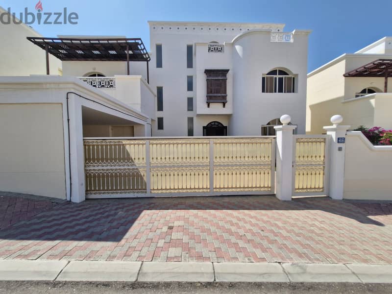 6 BR + 1 Maid’s Room Beautiful Villa for Rent in Qurum – Compound 0