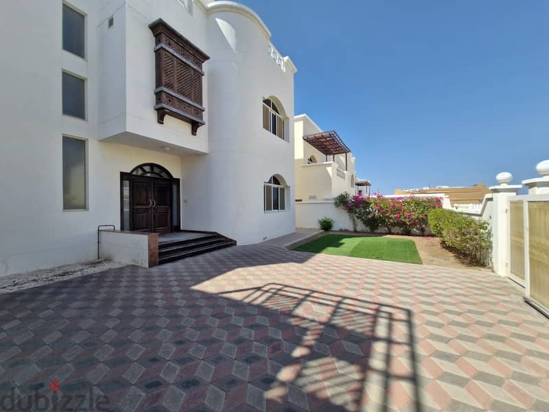 6 BR + 1 Maid’s Room Beautiful Villa for Rent in Qurum – Compound 14