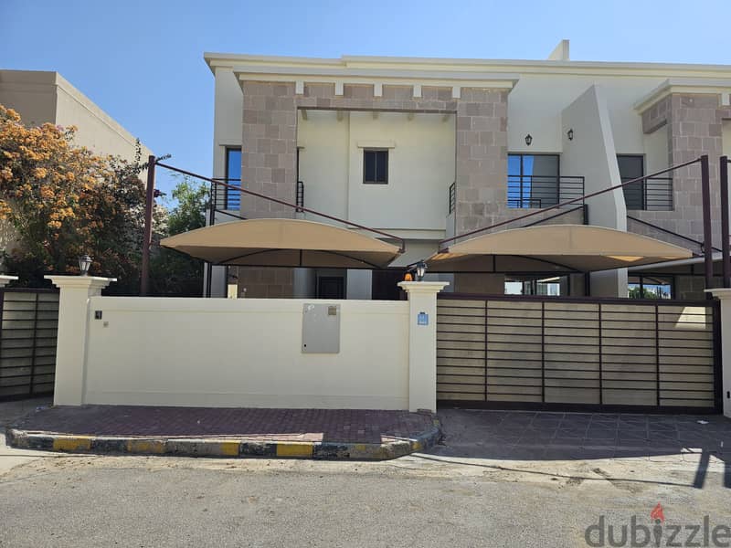 5+1 Bedroom Villa with private pool in Qurum,Near Rose Garden 0