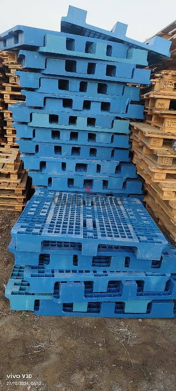 we have all kinds pallets and boxes sale 1