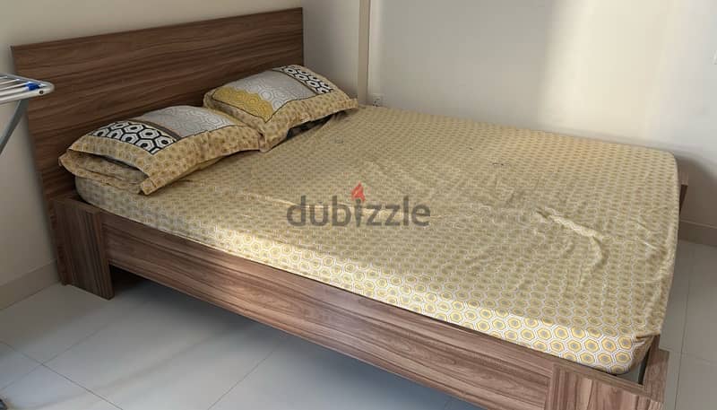 queen  size cot with mattress 1