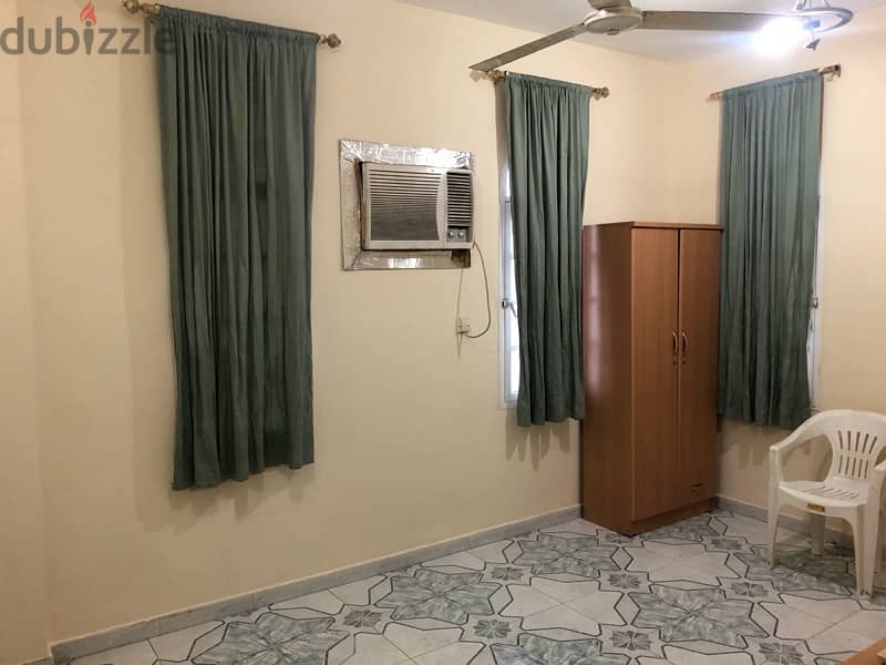 2 Bedrooms flat for rent in ghubra free WiFi 4